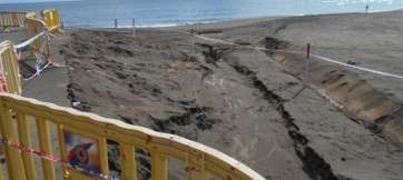 Vallas y cintas colocadas en La Garita, tras el temporal (Foto TA)