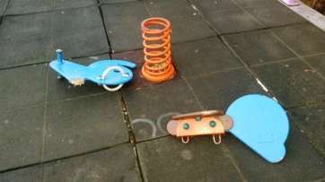 Daños en el parque infantil de La Herradura (Foto TA)