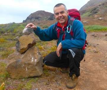 Álvaro Monzón, con su mochila (Foto TA)