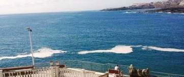 La mancha blanca, a la altura de la punta de La Mareta, en La Garita (Foto TA)