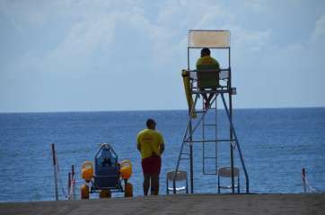 Puesto de vigilancia en la playa de Melenara (Foto TA)