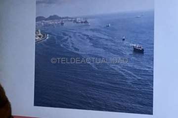 Imágenes aéreas del vertido y de la reunión del Cecopin (Foto TA)