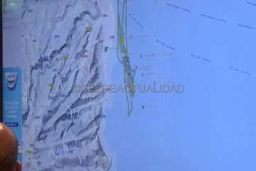 Imágenes aéreas del vertido y de la reunión del Cecopin (Foto TA)