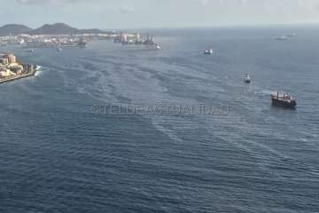 Imágenes aéreas del vertido y de la reunión del Cecopin (Foto TA)