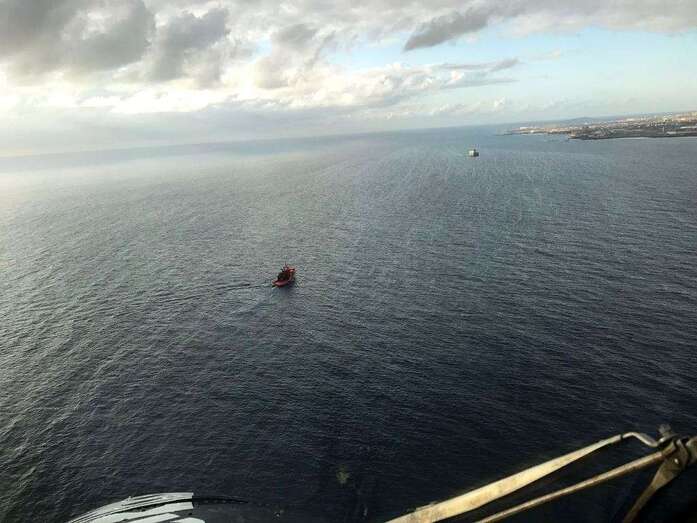 La mancha, de 13 kilómetros de largo, está a una distancia de un kilómetro de la costa  (Foto TA)
