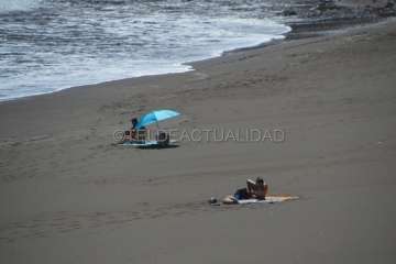 Playas solitarias y animada Feria del Libro en Telde (Foto TA)