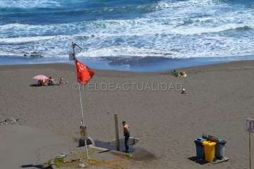 Playas solitarias y animada Feria del Libro en Telde (Foto TA)