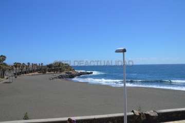 Playas solitarias y animada Feria del Libro en Telde (Foto TA)