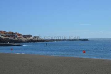 Playas solitarias y animada Feria del Libro en Telde (Foto TA)