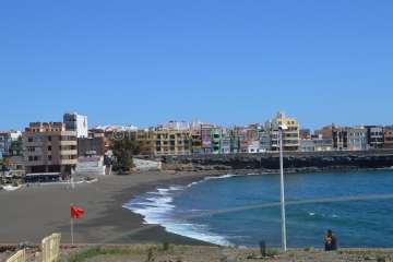Playas solitarias y animada Feria del Libro en Telde (Foto TA)
