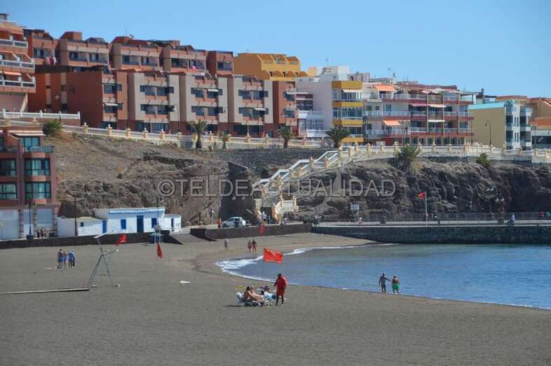 La playa de Melenara, solitaria este domingo (Foto TA)