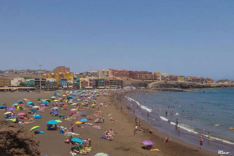 Playa de Melenara, ayer sábado (Foto Antonio Rico)