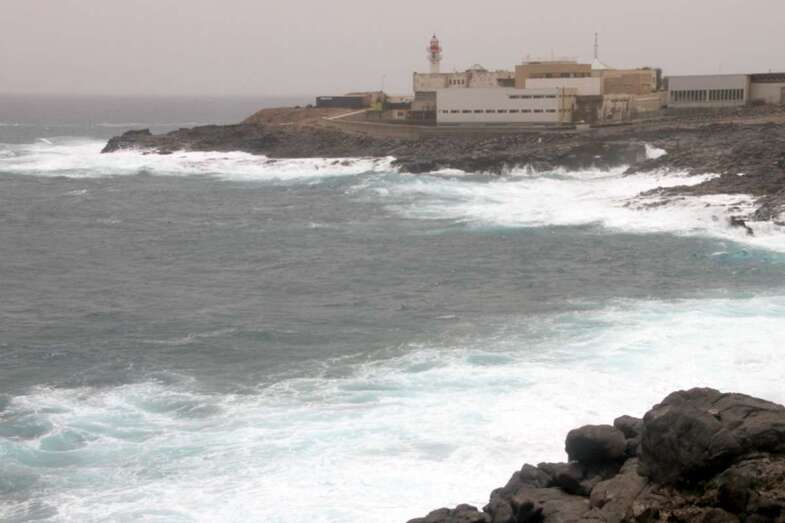 Oleaje en la costa de Telde (Foto Jesús Ruiz Mesa)