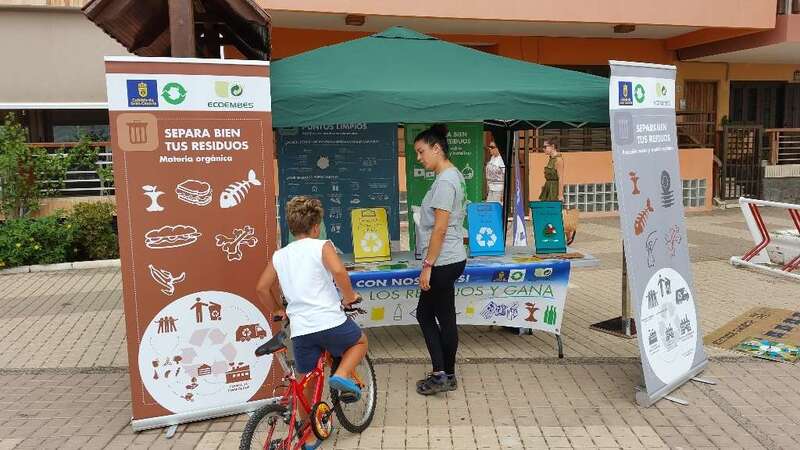 Carpa de la campaña instalada en Salinetas a primera hora de este sábado (Foto TA)
