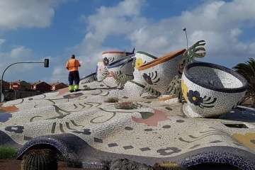 Limpieza de la rotonda de Las Tazas (Foto TA)