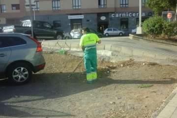 Limpieza de choque en el entorno de los colegios de San Juan (Foto TA)