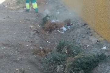 Limpieza de choque en el entorno de los colegios de San Juan (Foto TA)