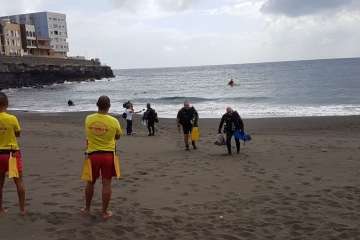 Limpieza de los fondos marinos de La Garita (Foto TA)