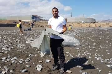 Limpieza de la playa de La Restinga (Foto TA)