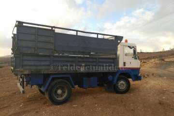 Retirados los 10.000 kilos de sardinas tirados en cajas en Tufia y Barranco Real (Foto TA)