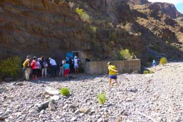 Ruta de Turcón por las estructuras hidráulicas de Las Tirajanas (Foto TA)