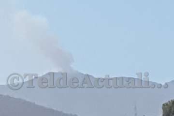  Incendio en la cumbre de la Isla, próximo a Cazadores-Telde (Foto TA)