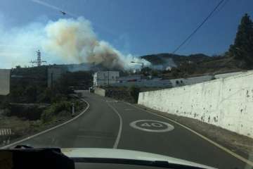  Incendio en la cumbre de la Isla, próximo a Cazadores-Telde (Foto TA)