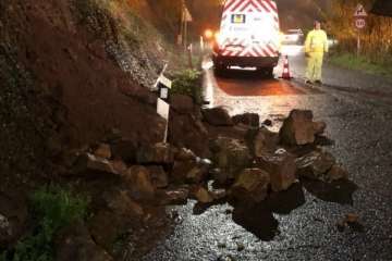 Las carreteras de Cazadores y Teror-san Mateo también se han visto afectadas por la caída de piedras (Foto TA)
