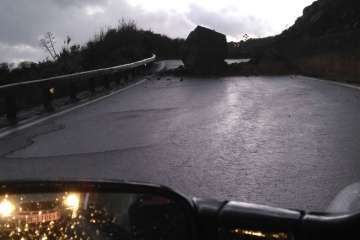 Desprendimiento de rocas en la carretera de Tejeda a Artera (Foto TA)