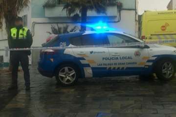 Derrumbe de rocas con posibles víctimas en Las Canteras (Foto TA)