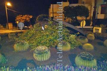 El viento arranca la escultura de La Herradura-Telde (Foto TA y Antonio Alí)