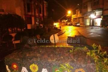 El viento arranca la escultura de La Herradura-Telde (Foto TA y Antonio Alí)
