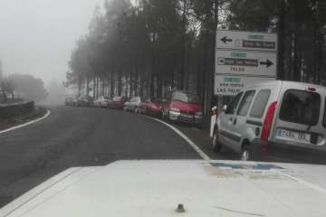 Accesos abiertos a la cumbre, salvo tres, tras la nevada histórica de ayer (Foto TA)