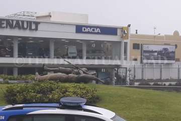 El viento tumba la escultural del Juego del Palo de El Calero (Foto TA)