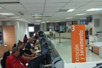 La Sala del 1-1-2 en Las Palmas atiende decenas de llamadas relacionadas con el temporal (Foto TA)