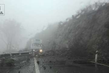 Derrumbe en la variante de Tejeda (Foto TA)