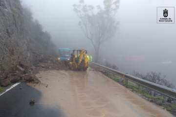 Derrumbe en la variante de Tejeda (Foto TA)
