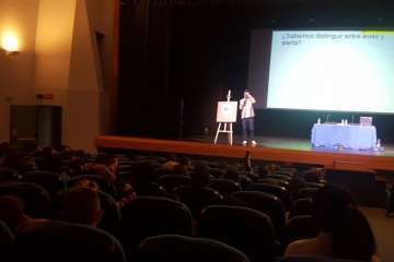 Charlas en el Teatro Municipal de Telde sobre temas medioambientales (Foto TA)