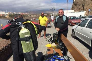 Inmersión en Melenara para limpiar sus fondos (Foto TA)