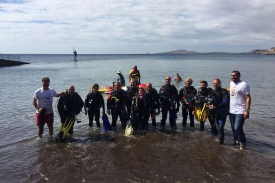 Inmersión en Melenara para limpiar sus fondos (Foto TA)