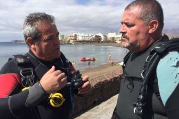 Inmersión en Melenara para limpiar sus fondos (Foto TA)