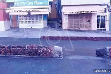 Trabajos de limpieza en la playa de Melenara tras la Noche de San Juan (Foto TA)