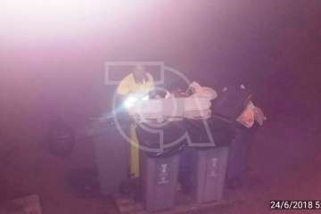 Trabajos de limpieza en la playa de Melenara tras la Noche de San Juan (Foto TA)