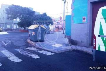 Trabajos de limpieza en la playa de Melenara tras la Noche de San Juan (Foto TA)
