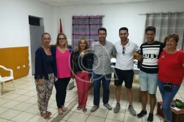 La Gavia se informa sobre la culebra real (Foto TA)