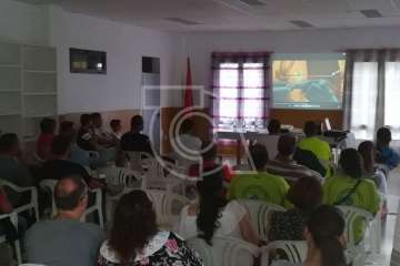 La Gavia se informa sobre la culebra real (Foto TA)