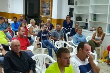 La Gavia se informa sobre la culebra real (Foto TA)