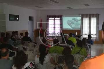 La Gavia se informa sobre la culebra real (Foto TA)