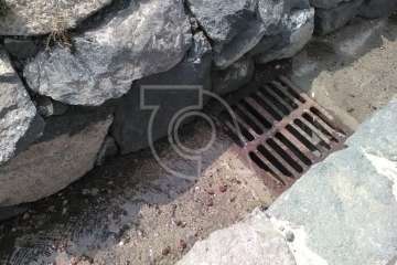 Un vertido de aguas fecales en Los Melones 'amenaza' con llegar a la arena de La Garita (Foto TA)