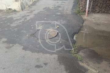 Una obstrucción en la red causa un vertido de aguas fecales en Melenara (Foto TA)